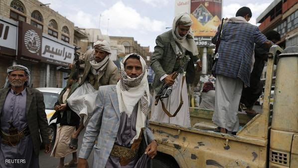 الشرق الأوسط: الحوثيون يسعون لتسريح 74 ألف موظف جنوبي