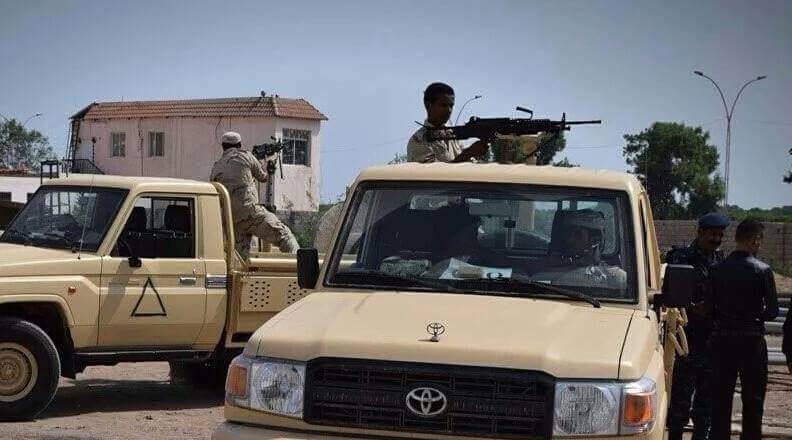 أمن عدن يلقي القبض على اربعة مسلحين احدهم السائق الشخصي لأحد قيادات تنظيم القاعدة