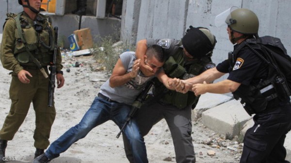 الاحتلال الإسرائيلى يعتقل 15 فلسطينيا من الضفة الغربية