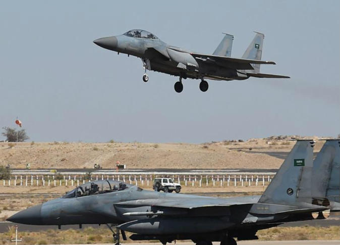 طائرات التحالف تواصل غاراتها الجوية على مواقع المليشيات في اب و الحديدة