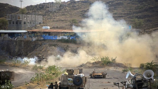 تعز.. مقتل 6 واصابة 8 مدنيين بقصف من مليشيات الحوثي على بئر باشا
