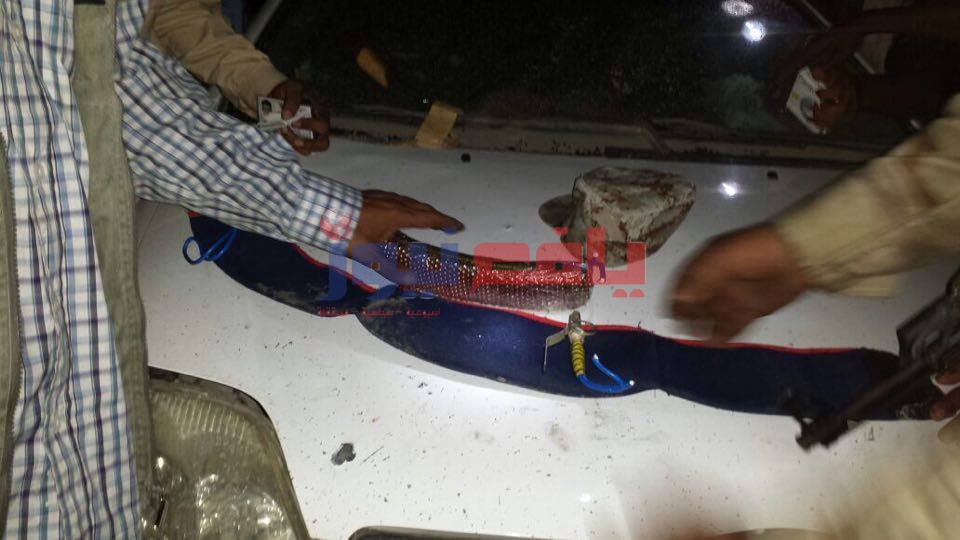 قوات الأمن في عدن تنجح في تفجير سيارة مفخخة وتفكيك أخرى في خور مكسر ” صور “