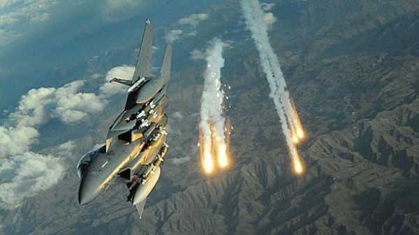 طيران التحالف يدمر اليات عسكرية بصعدة ويشن غارات على معسكر خالد