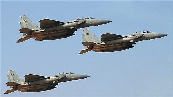 طيران التحالف العربي يغير على معسكرات للمليشيات في صنعاء
