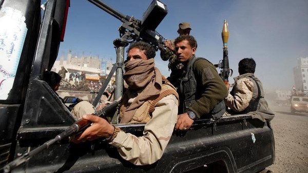 مقتل 30 حوثياً على تلة لوزم في تعز