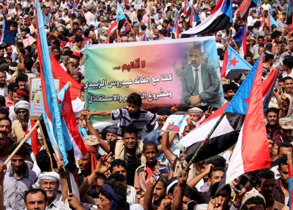 الحراك الجنوبي: المجلس الانتقالي هو الممثل للجنوب ولا علاقة للحراك بـ”وثيقة الأحزاب السياسية اليمنية”