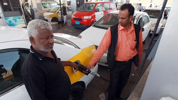 جماعة الحوثي وراء أزمة الوقود الطاحنة في مناطق سيطرتها