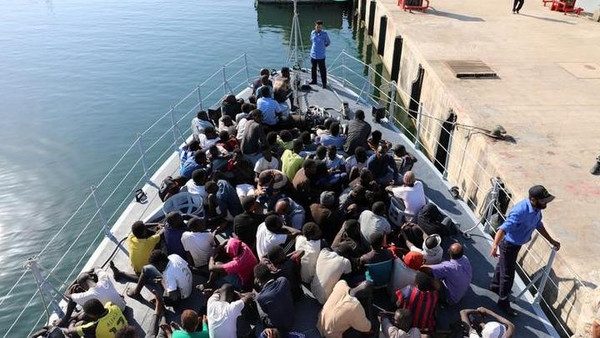إنقاذ 48 مهاجراً من الغرق قبالة السواحل التونسية