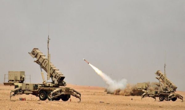 الدفاعات السعودية تعترض صاروخ بالستي أطلقته المليشات باتجاه جيزان