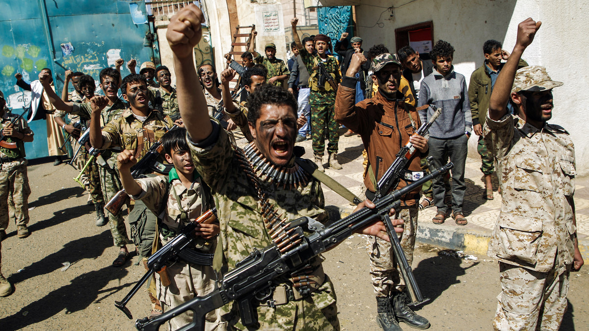 مليشيا الحوثي تستبق هزيمتها في مدينة الحديدة بتفجير المرافق الحكومية والخدمية