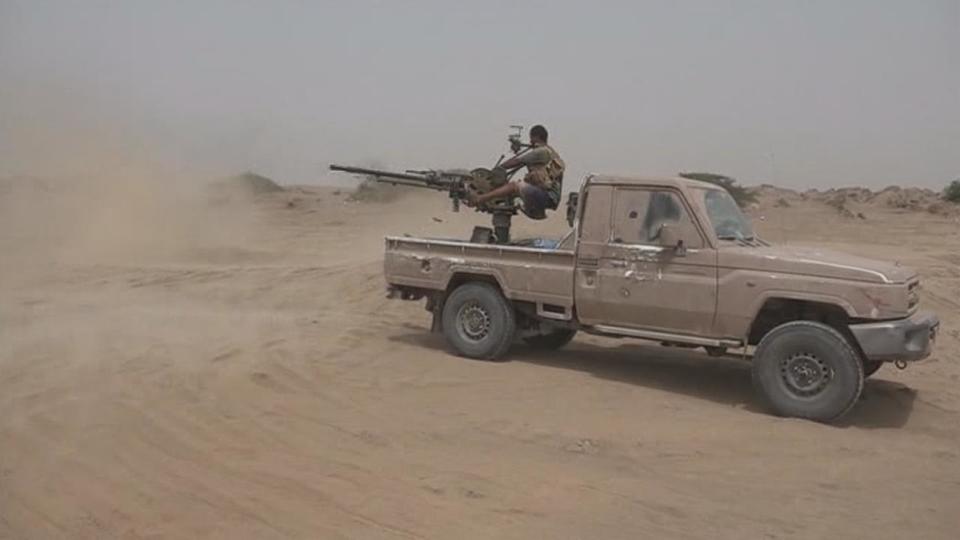 الارياني: 100 إرهابي خطط الحوثي لنقلهم إلى الخارج بهويات مزورة﻿
