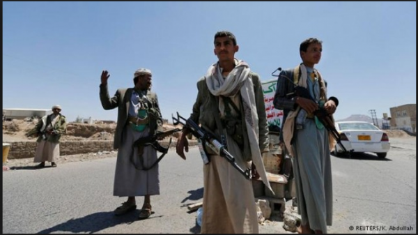 وزير بحكومة الإنقلاب ينشر «الغسيل القذر» للحوثيين