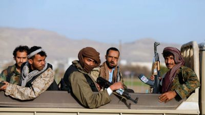 اشتراطات حوثية تفشل محادثات فتح مطار صنعاء