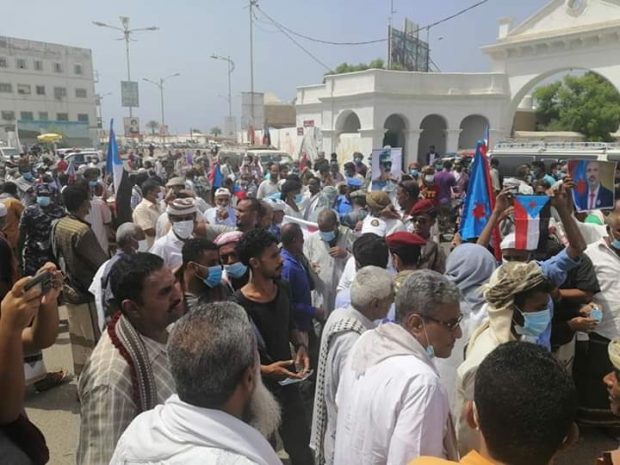 عاجل : الالاف من ابناء حضرموت يتظاهرن للمطالبة بالإدارة الذاتية وتأييداً للمجلس الانتقالي الجنوبي