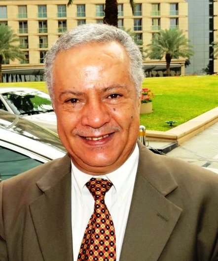 الرئيس هادي يعزي مستشاره عبدالعزيز المفلحي في وفاة شقيقه