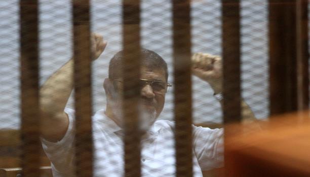 المؤبد لمرسي والإعدام لـ 6 في “قضية التخابر”