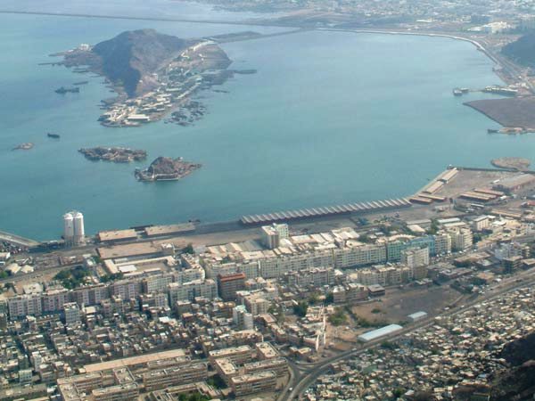 الحكومة تخفض الرسوم الجمركية في ميناء #عدن