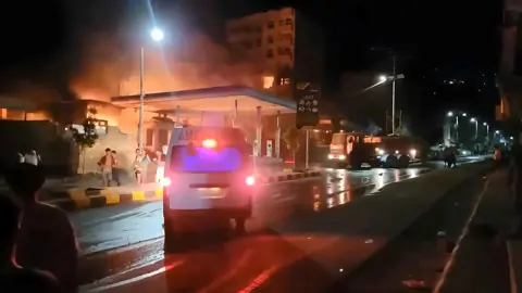 
يافع نيوز -متابعات هزت 5 انفجارات عنيفة، فجر اليوم الخميس، الأحياء الشرقية من مدينة تعز جنوب...